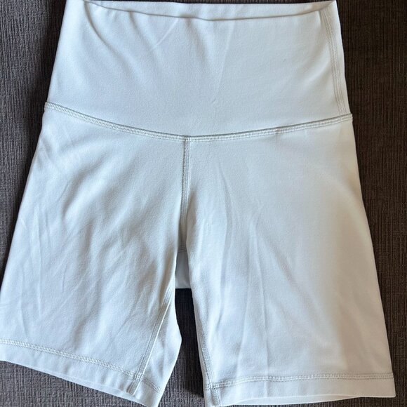 ARITZIA Limited Edition 5" Bike Shorts - Brushed Green - XS - Picture 6 of 9